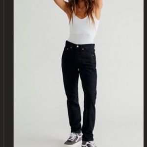 NWT Levi’s 501 skinny in black charcoal